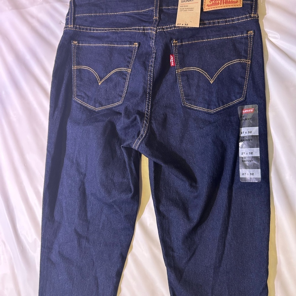 Levi's Women's Dark Blue Skinny Jeans - Picture 4 of 6